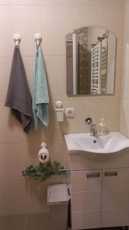 Apartament Kod Velikih Tuja Melenci Zewnętrze zdjęcie