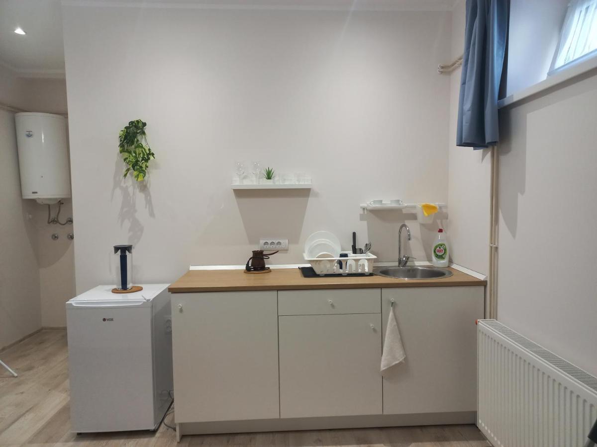 Apartament Kod Velikih Tuja Melenci Zewnętrze zdjęcie