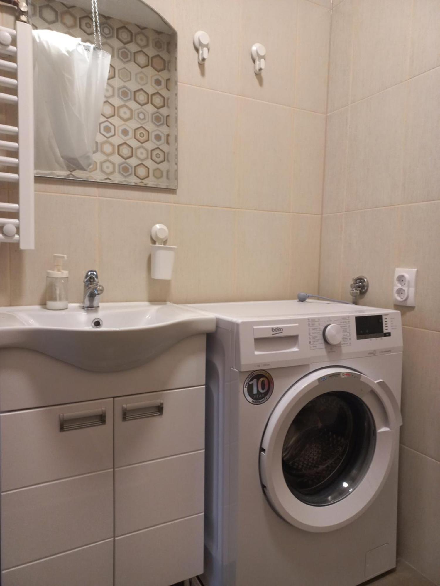 Apartament Kod Velikih Tuja Melenci Zewnętrze zdjęcie